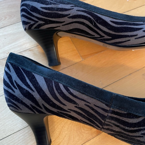 Suede Animal Print Pumps - Picture 3 of 5